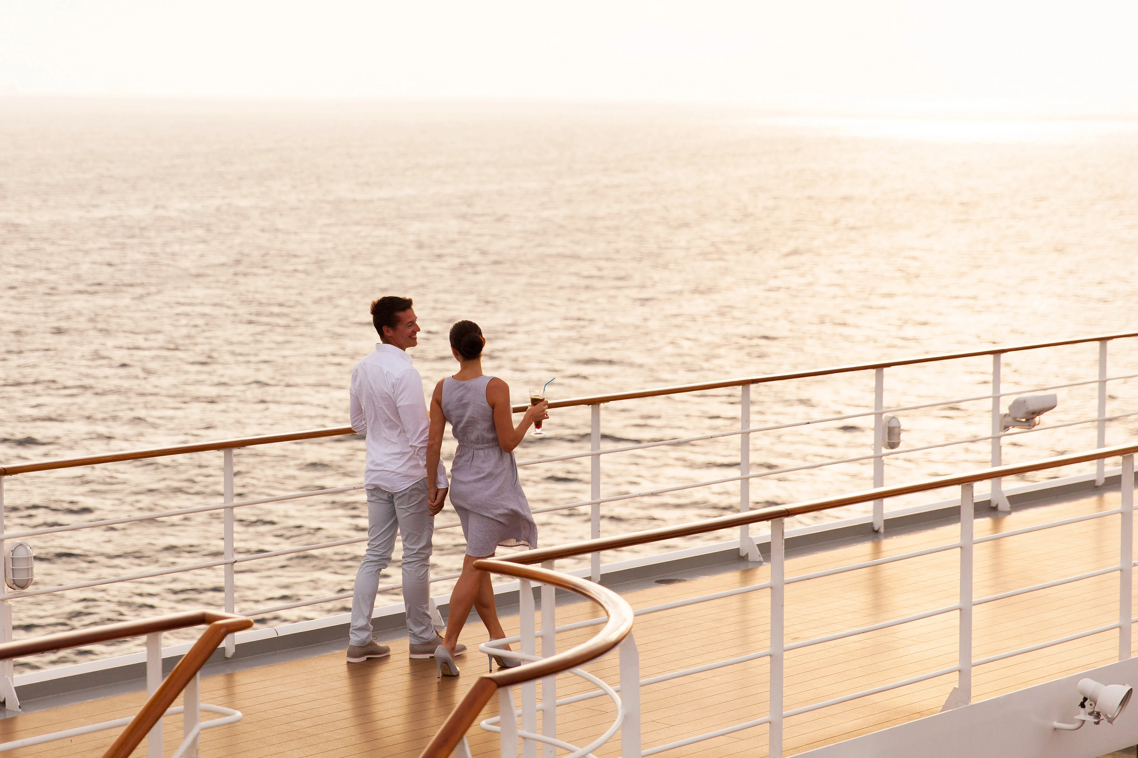 //www.som2travel.es/cdn/images/content/crucero dubai.webp